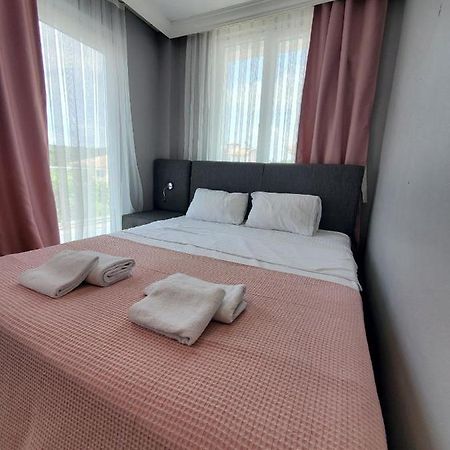 5 Mins To Airport Private Villa Room 이스탄불 외부 사진