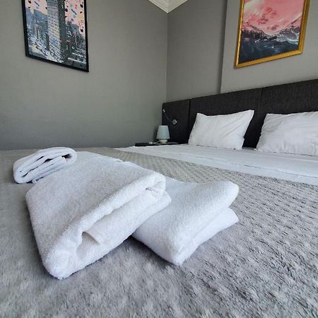 5 Mins To Airport Private Villa Room 이스탄불 외부 사진